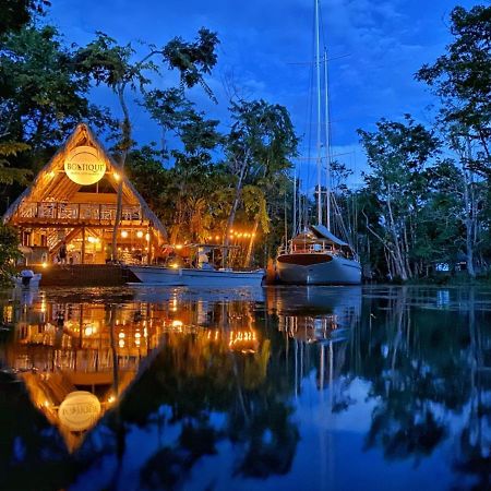 Boatique Hotel And Marina Rio Dulce Town Buitenkant foto