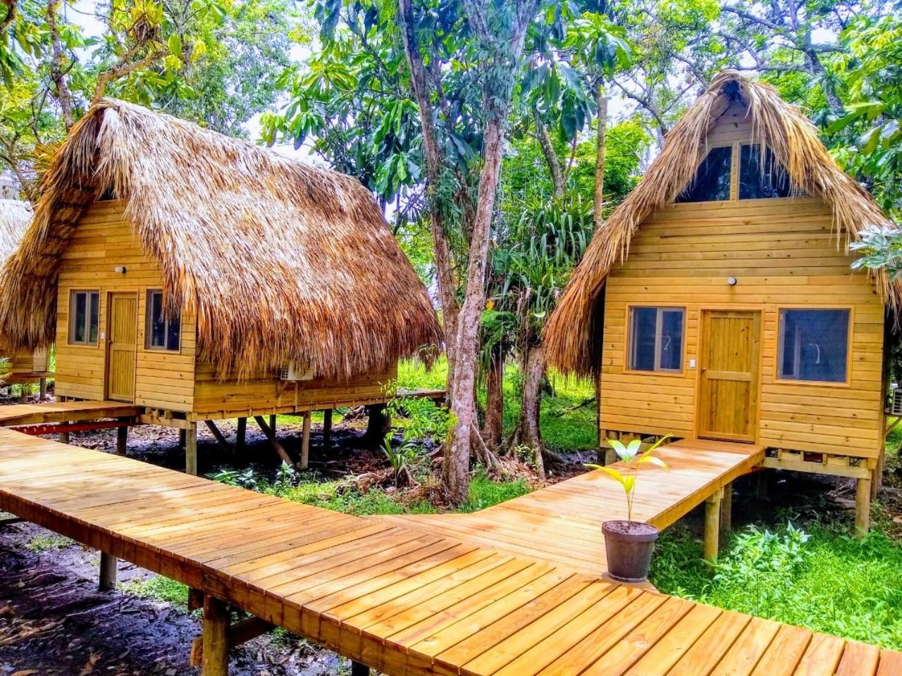 Boatique Hotel And Marina Rio Dulce Town Buitenkant foto