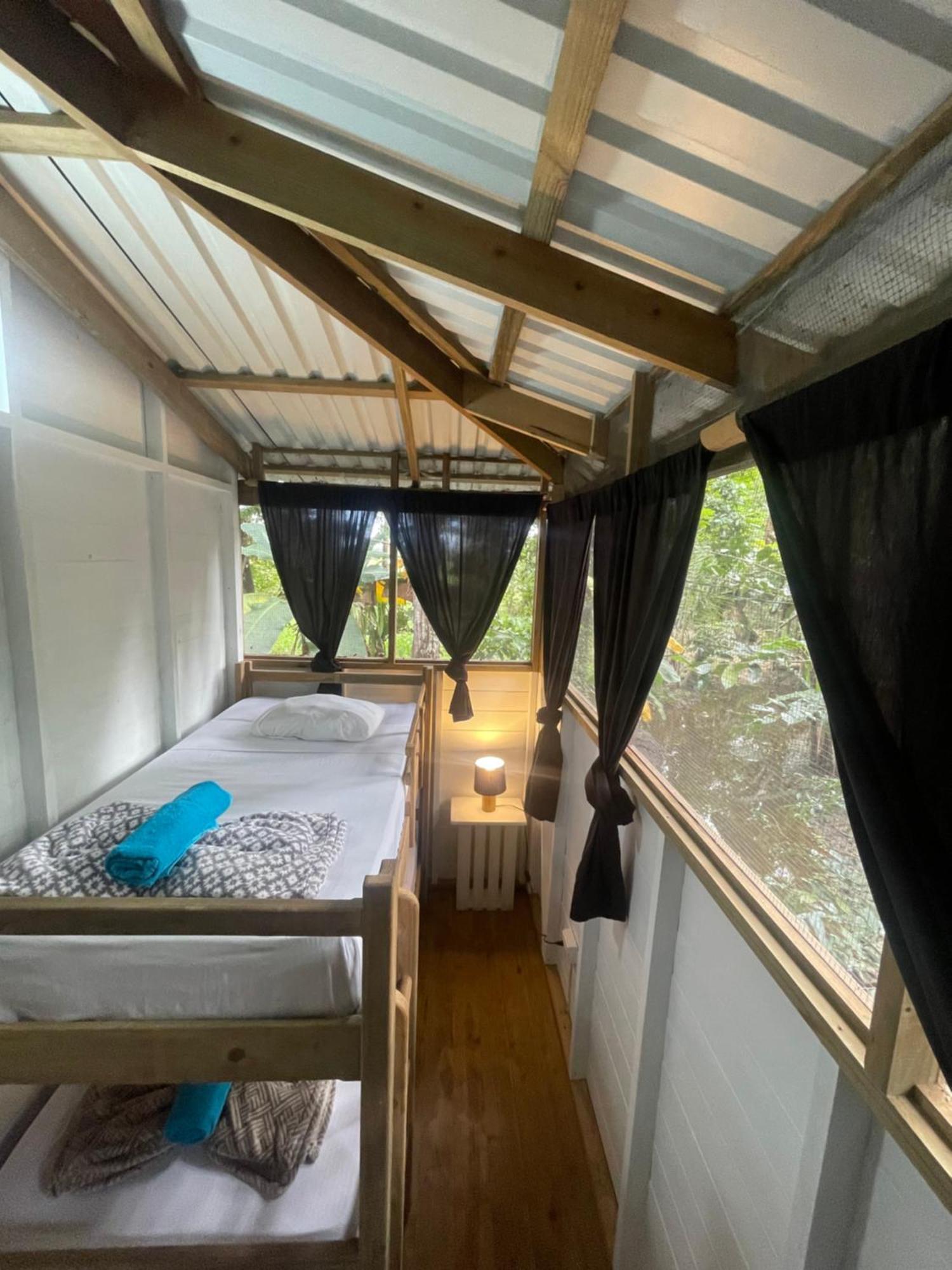 Boatique Hotel And Marina Rio Dulce Town Kamer foto