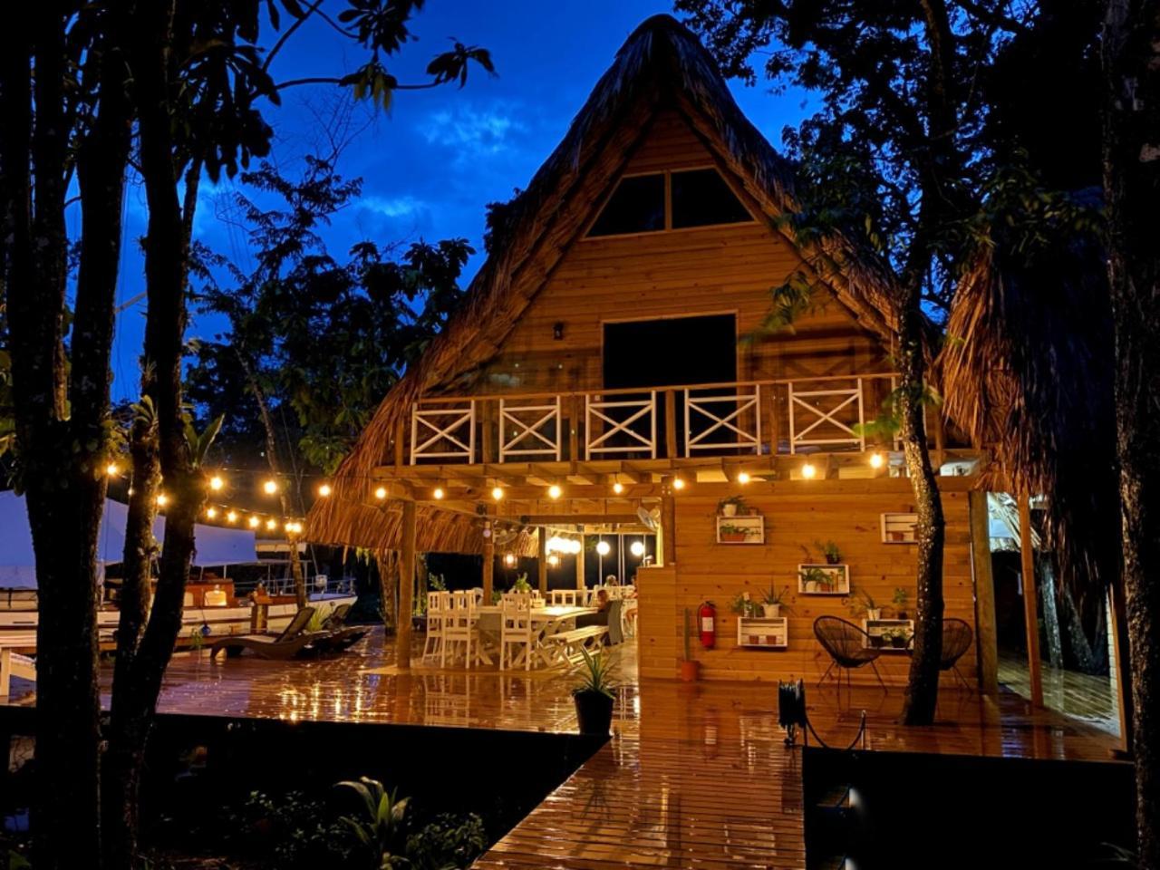 Boatique Hotel And Marina Rio Dulce Town Buitenkant foto