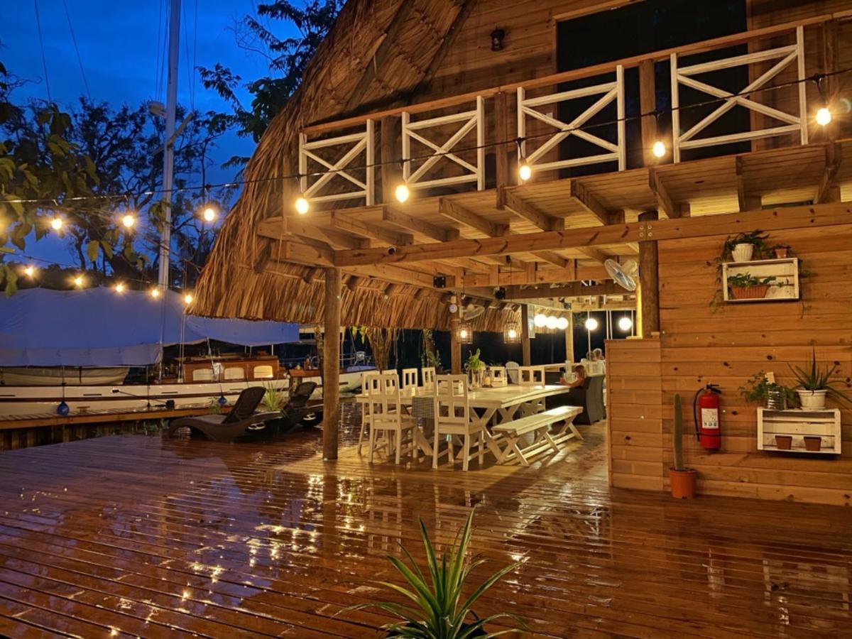 Boatique Hotel And Marina Rio Dulce Town Buitenkant foto