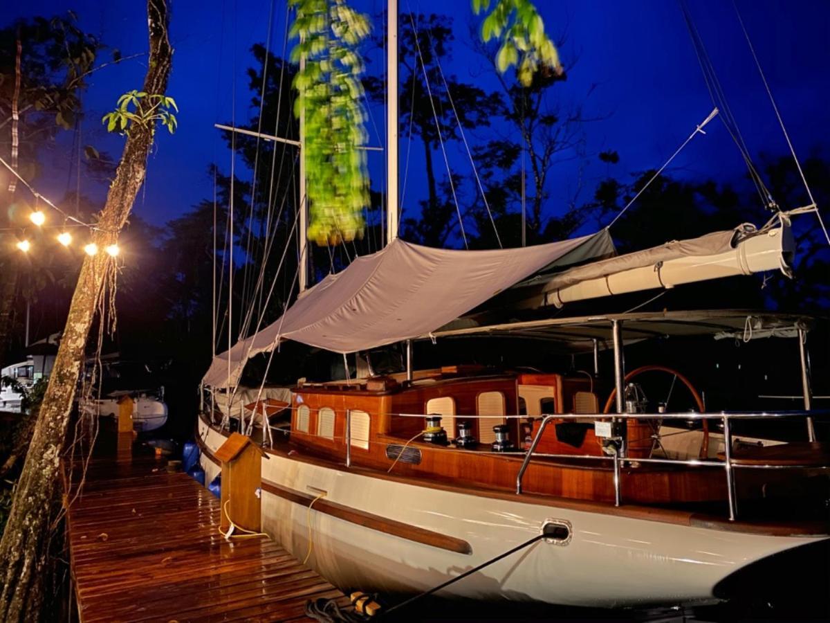 Boatique Hotel And Marina Rio Dulce Town Buitenkant foto