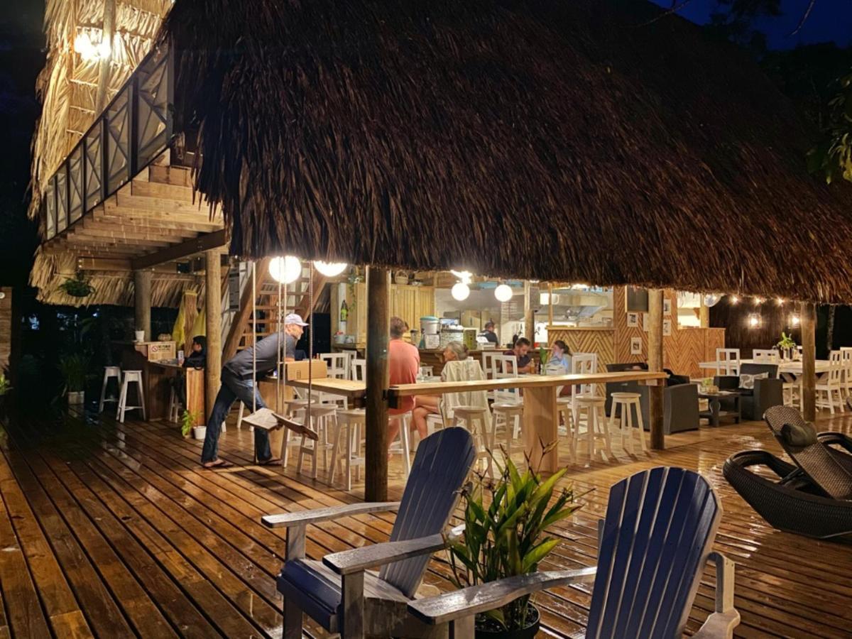 Boatique Hotel And Marina Rio Dulce Town Buitenkant foto